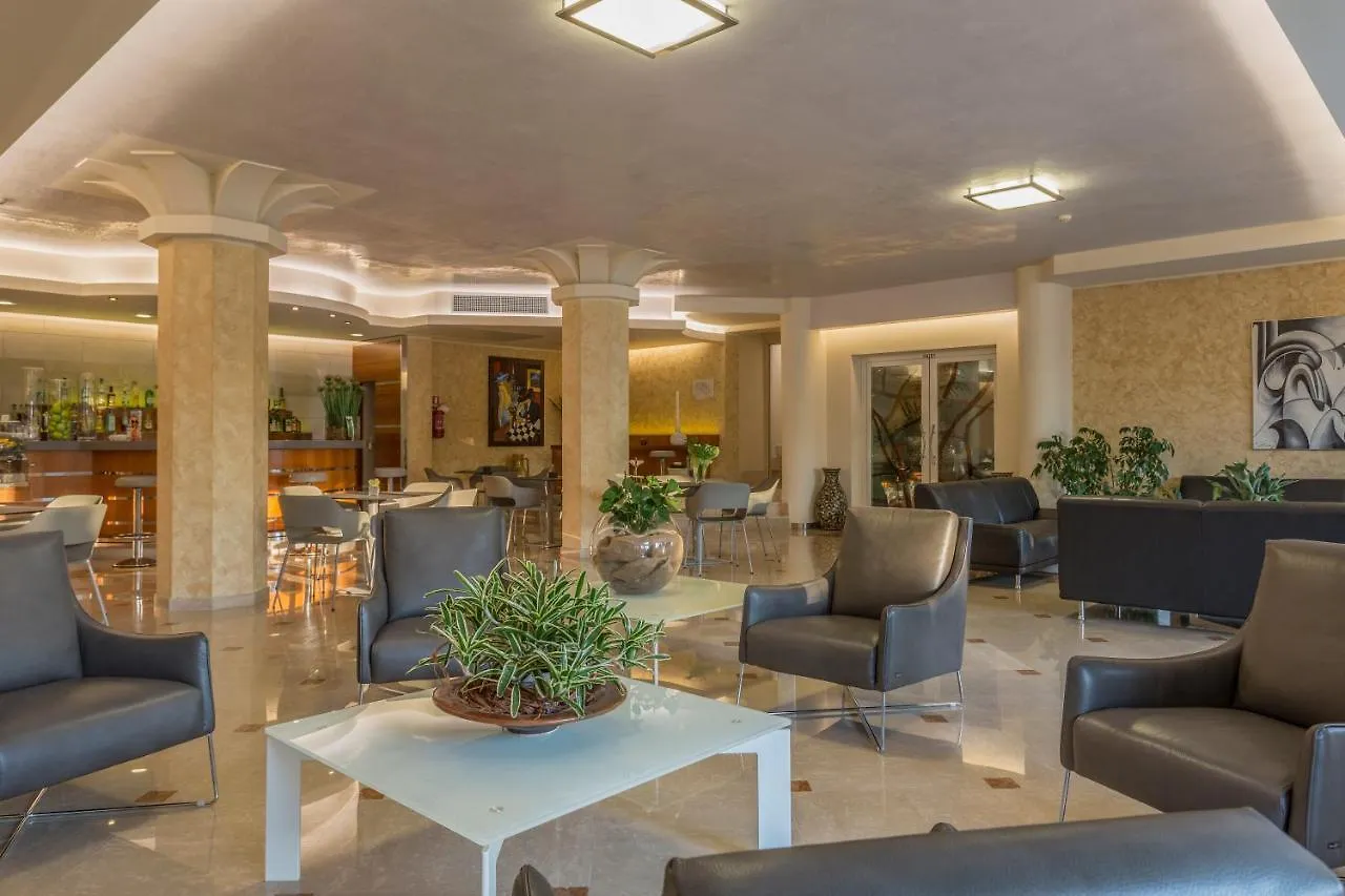 Hotel Giulietta Romeo Lazise 3*,  Italy