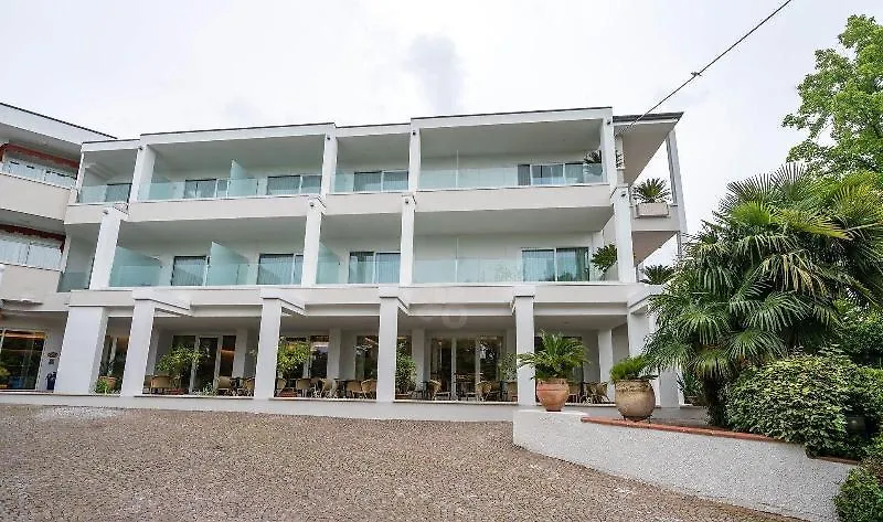 Hotel Giulietta Romeo Lazise 3*,  Italy