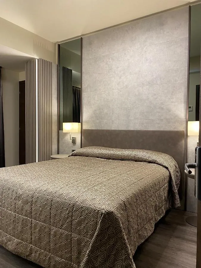 Hotel Giulietta Romeo Lazise 3*,  Italy