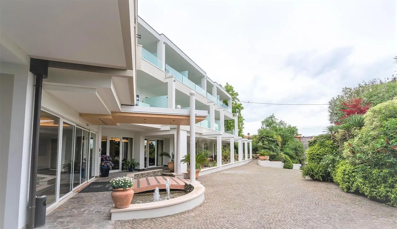 Hotel Giulietta Romeo Lazise Italy
